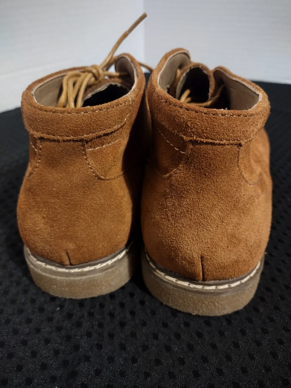 Men's Suede Chukka Boots in Tan Suede